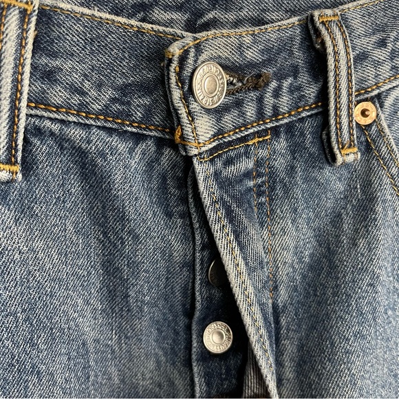 Levis Frayed Distressed Denim Jeans - Picture 3 of 6